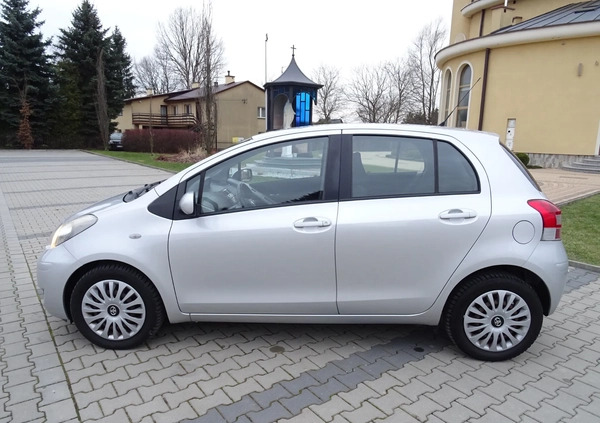 Toyota Yaris cena 25000 przebieg: 143000, rok produkcji 2011 z Kalisz małe 529